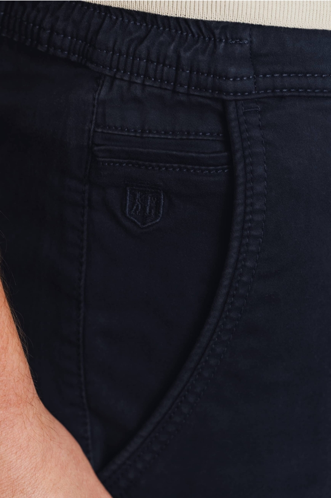 CHINOSHORT VAN EEN KATOEN STRETCH 67115650 5900